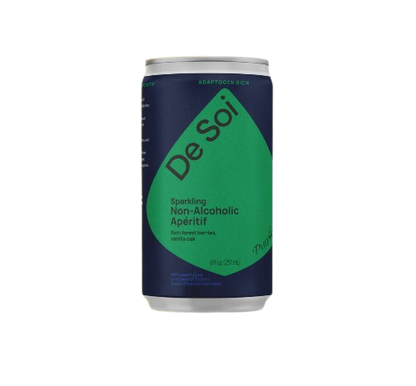 Can of De Soi sparkling non-alcoholic apéritif on a white background